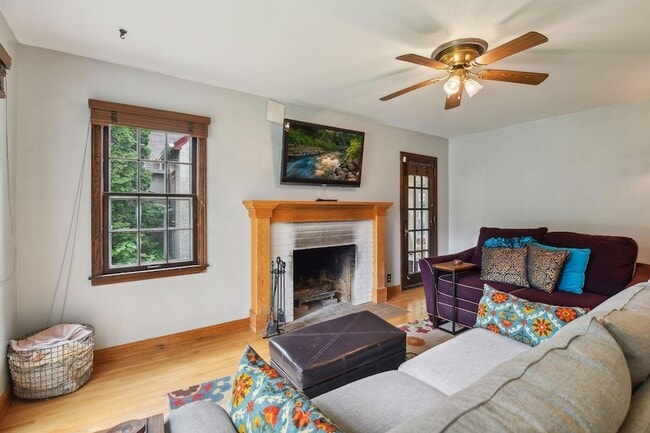 Photo - 4145 Zenith Ave N