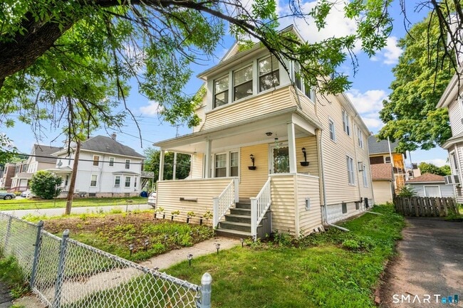Building Photo - 139 Richards St