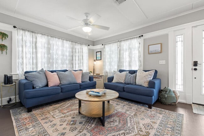 Building Photo - 520 22nd St W Unit ID1071597P