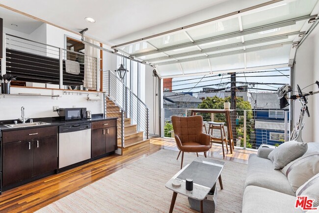 Building Photo - 24 Westminster Ave