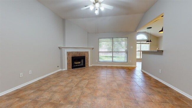 Photo - 217 Augsburg Ct