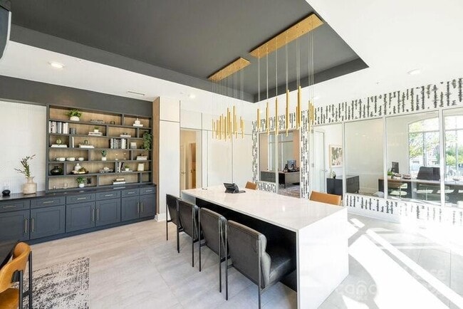 Photo - 425 W Trade St Unit 1GR