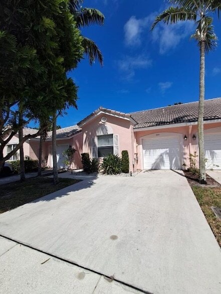 Photo - 223 E Coral Trace Cir