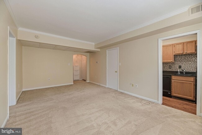 Photo - 1817 Queens Ln Unit 2161