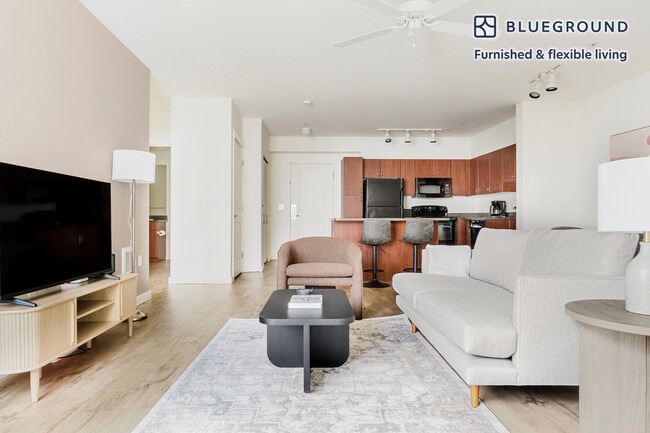 Photo - 362 Bellevue Way NE Unit SI FL5-ID974