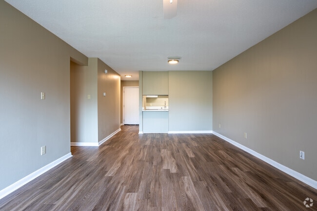 2BR,2BA_East Bay_1000 SqFt - East Bay Apartments