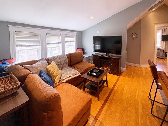 Building Photo - 247 Savin Hill Ave Unit SI FL2-ID1238059P