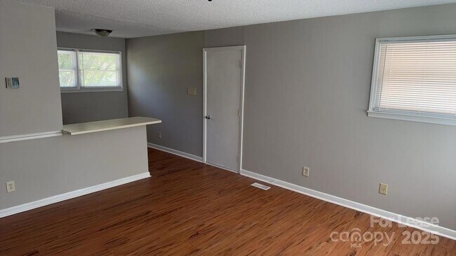 Photo - 109 Pine Inn Dr