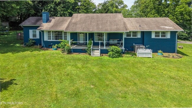 Photo - 201 Farlow Dr
