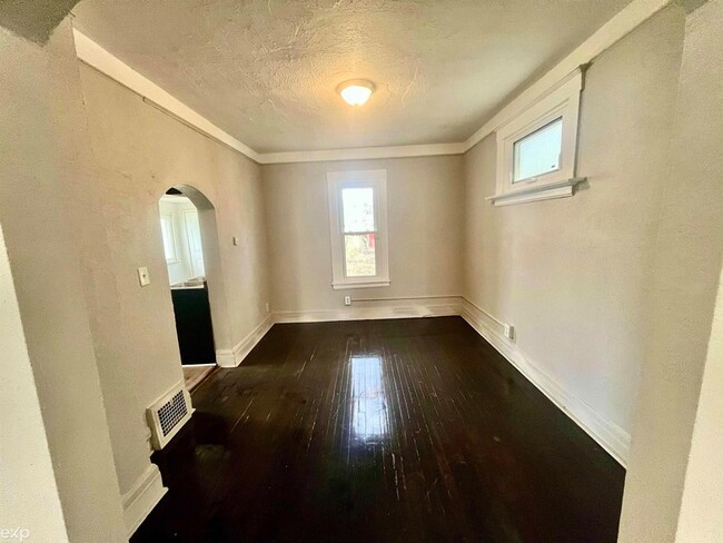 Photo - 13 E Glenwood Ave