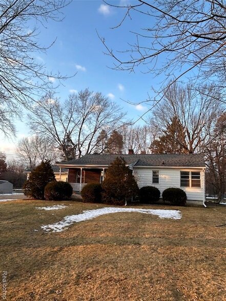 Building Photo - 1136 W Rowland St