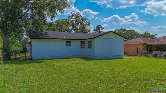 Photo - 629 Dawson Terrace NW