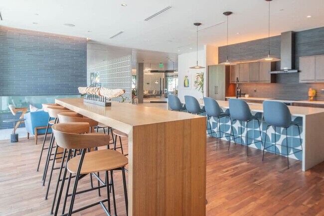 Photo - 688 W 1st St Unit ID1263098P