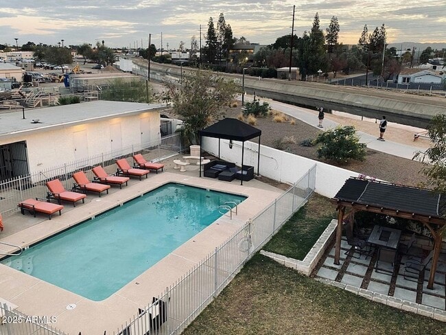 Building Photo - 4231 N 13th Pl Unit 112