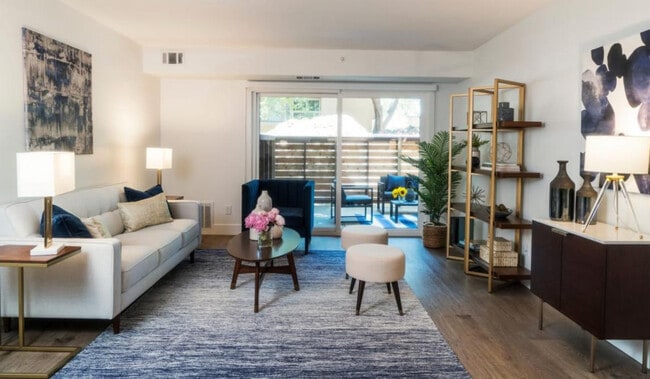 Building Photo - 350 Sharon Park Dr Unit ID1266651P