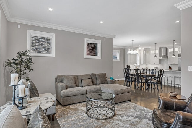 Photo - 3808 N Kenmore Ave Unit SI ID1255616P