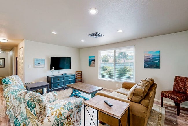 Building Photo - 211 S Bay Blvd Unit SI ID1591340P