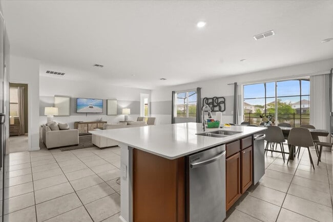 Building Photo - 301 Ballo Dr Unit ID1250022P