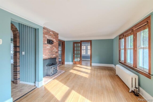 Photo - 613 E Lincoln Ave