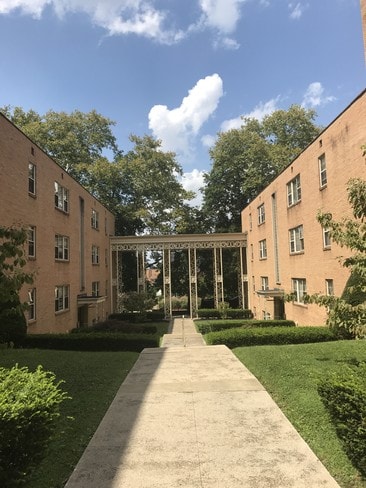 Photo - The Royal Plaza Rockwel Realty Leasing