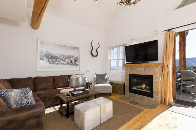 Building Photo - 7 Saddle Ridge Rd Unit SI ID1255647P