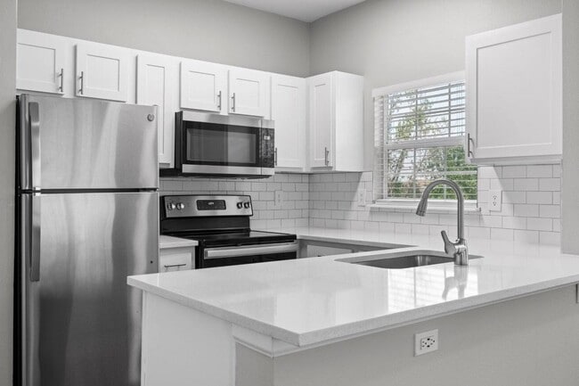 Building Photo - Isabella Apartment Homes