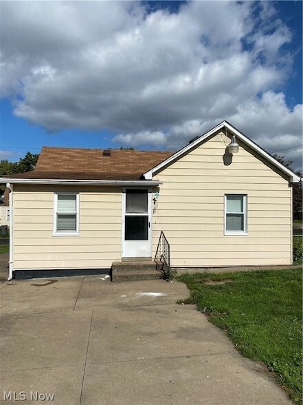 Photo - 665 Devitt Ave