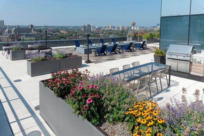 Photo - 345 Harrison