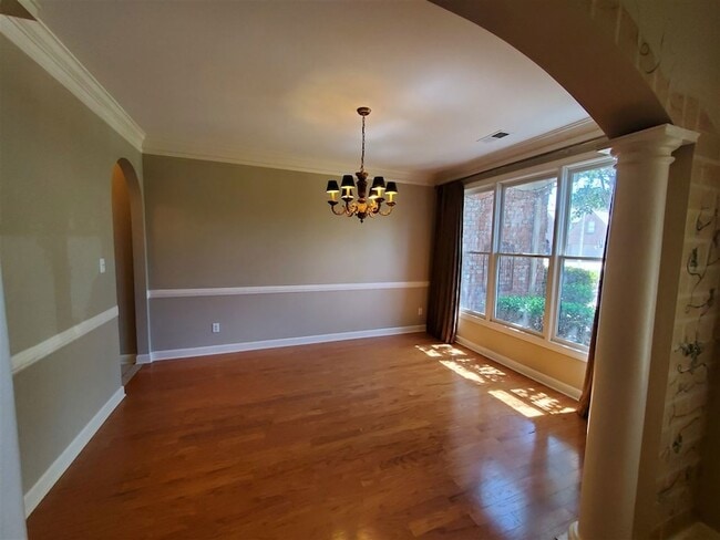 Photo - 472 Hunters Mill Cove