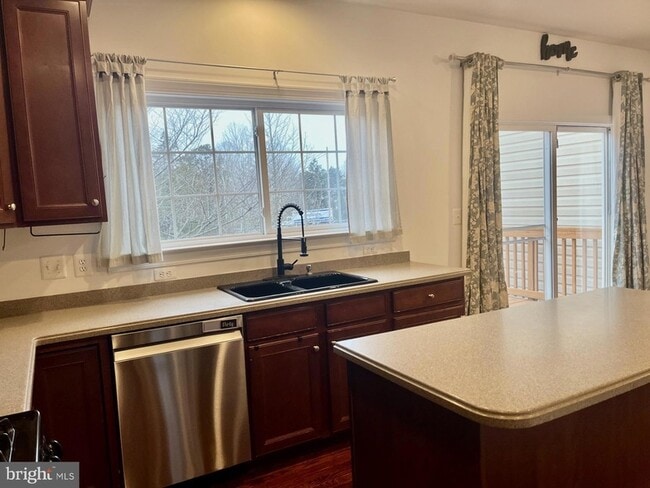 Photo - 6003 Popes Creek Pl