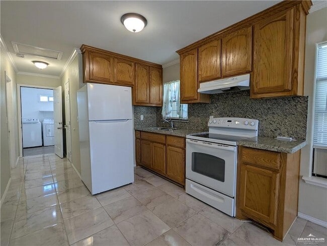 Photo - 209 N Kansas Ave