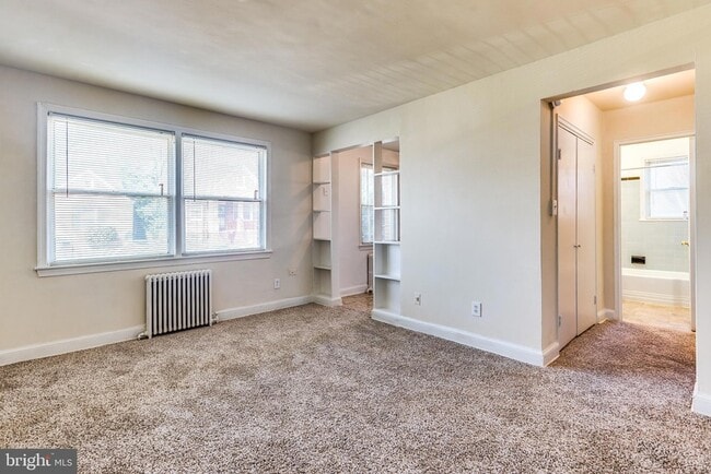 Building Photo - 3320 11th Pl SE