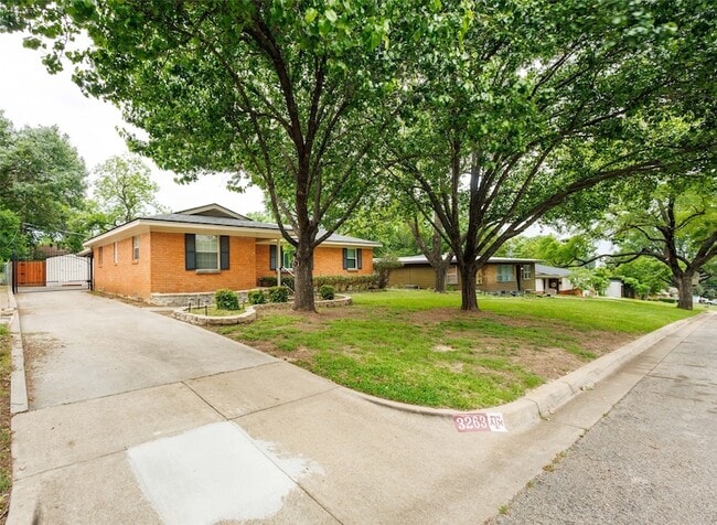 Building Photo - 3263 Bilglade Rd