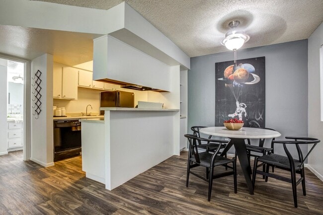 Photo - Stonybrook Apartments