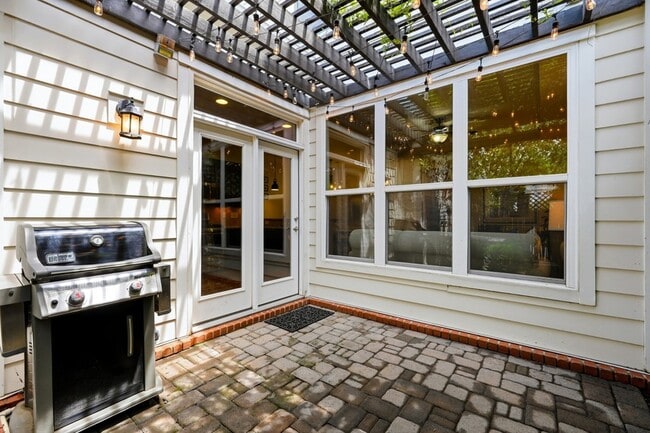 Photo - 360 Byron Way