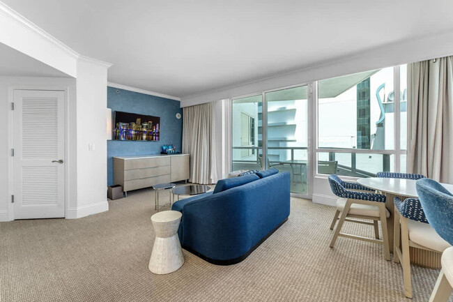 Photo - 4401 Collins Ave Unit ID1372365P