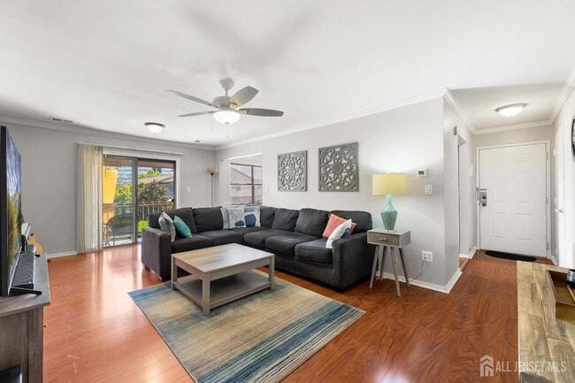 Photo - 131 Beverly Hl Ter