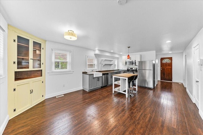 Photo - 106 S Walnut St