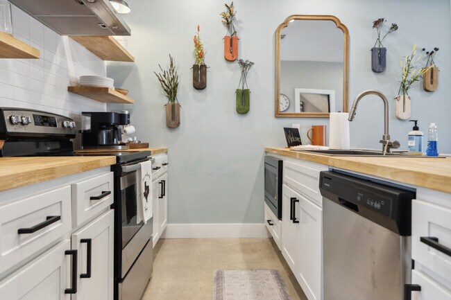 Photo - 219 W 22nd St Unit ID1072443P