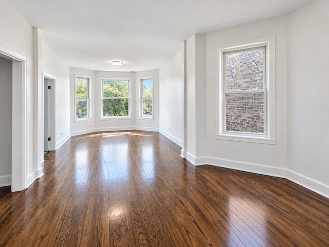 Photo - 5019 W Huron St