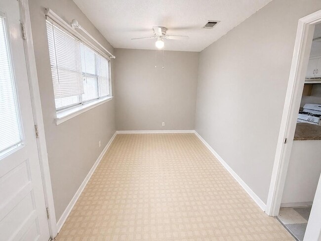Photo - 5400 Harmon Ave