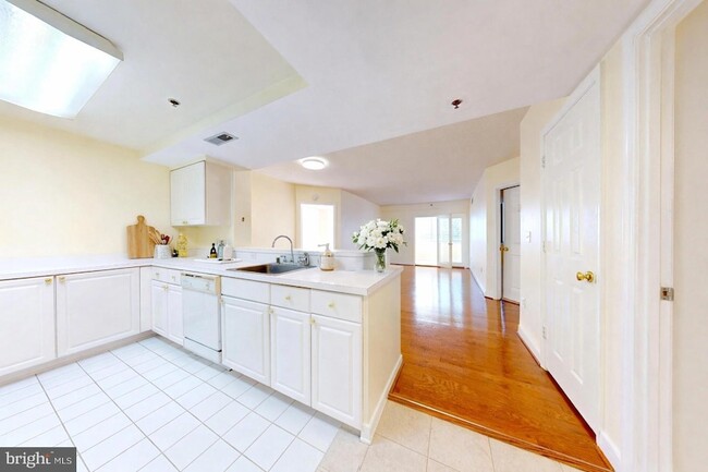 Photo - 1045 N Utah St Unit 308