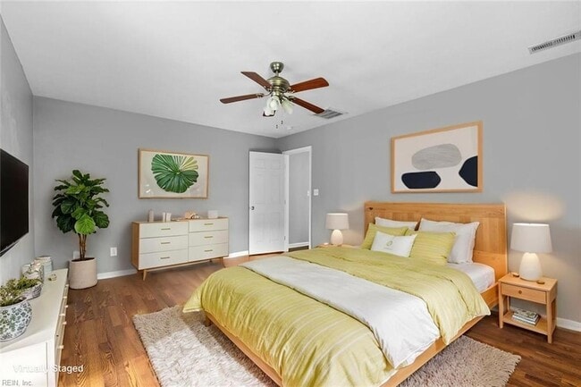 Photo - 633 W 29th St
