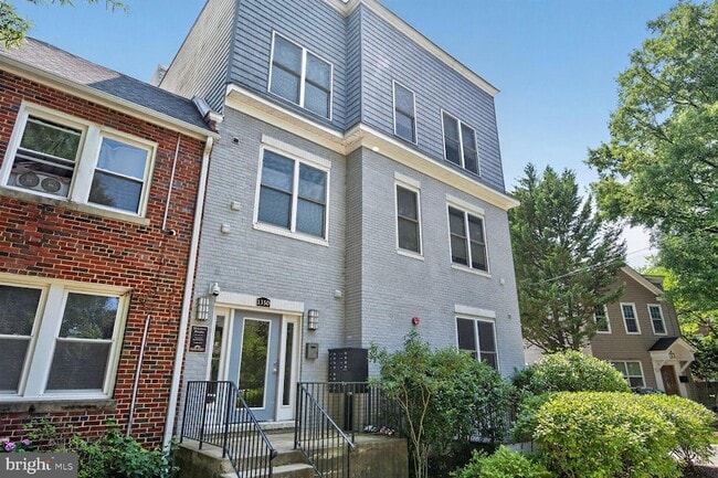 Building Photo - 1350 Nicholson St NW Unit B01
