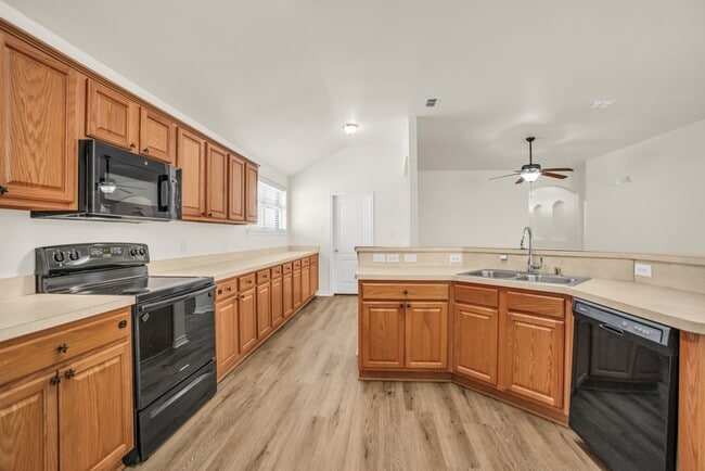 Photo - 2005 Ridgeview Ct