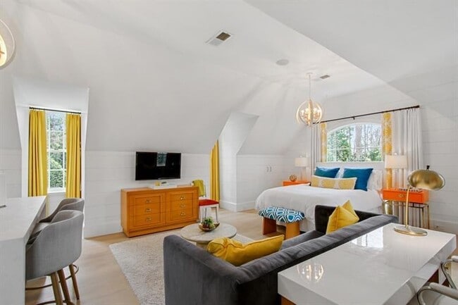 Photo - 506 Argonne Dr NW