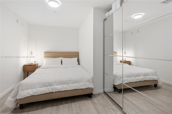 Photo - 1000 Brickell Plaza Unit 2805