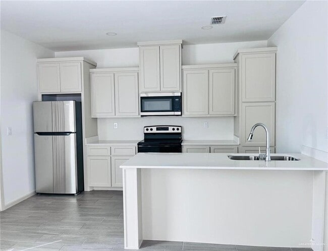 Photo - 12610 N 33rd Ln Unit 2