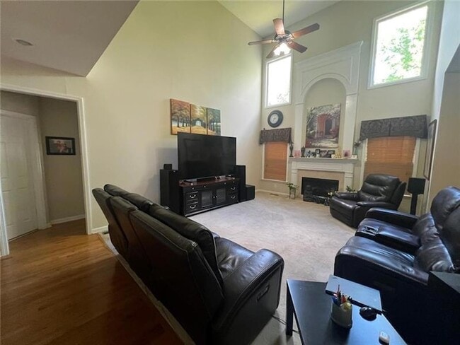 Photo - 1880 Willshire Glen