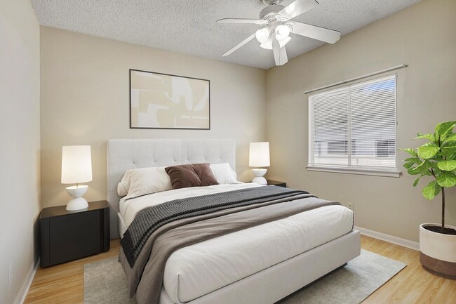 Photo - 2408 Longview St Unit 211